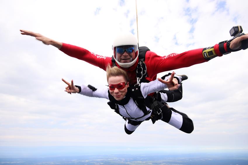 Skok spadochronowy w tandemie