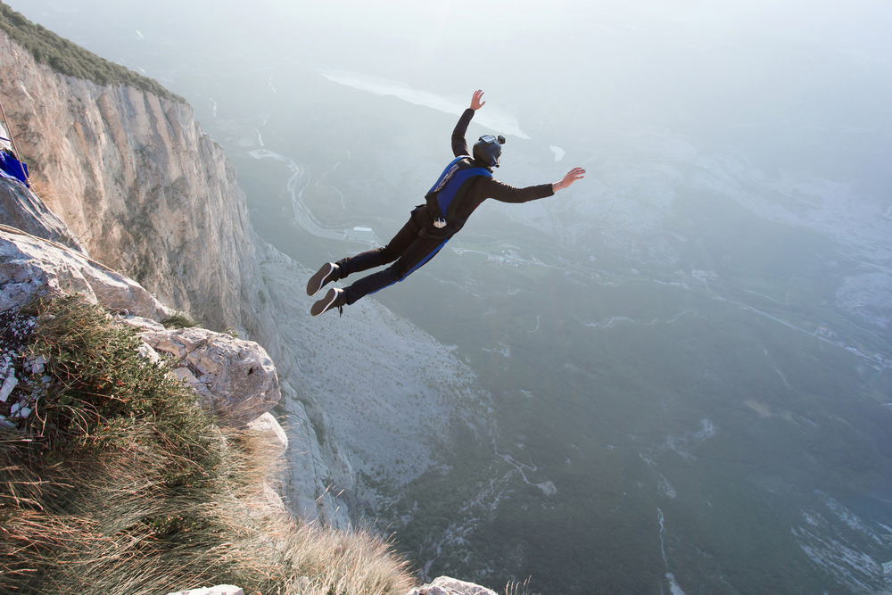 Co to jest BASE jumping?
