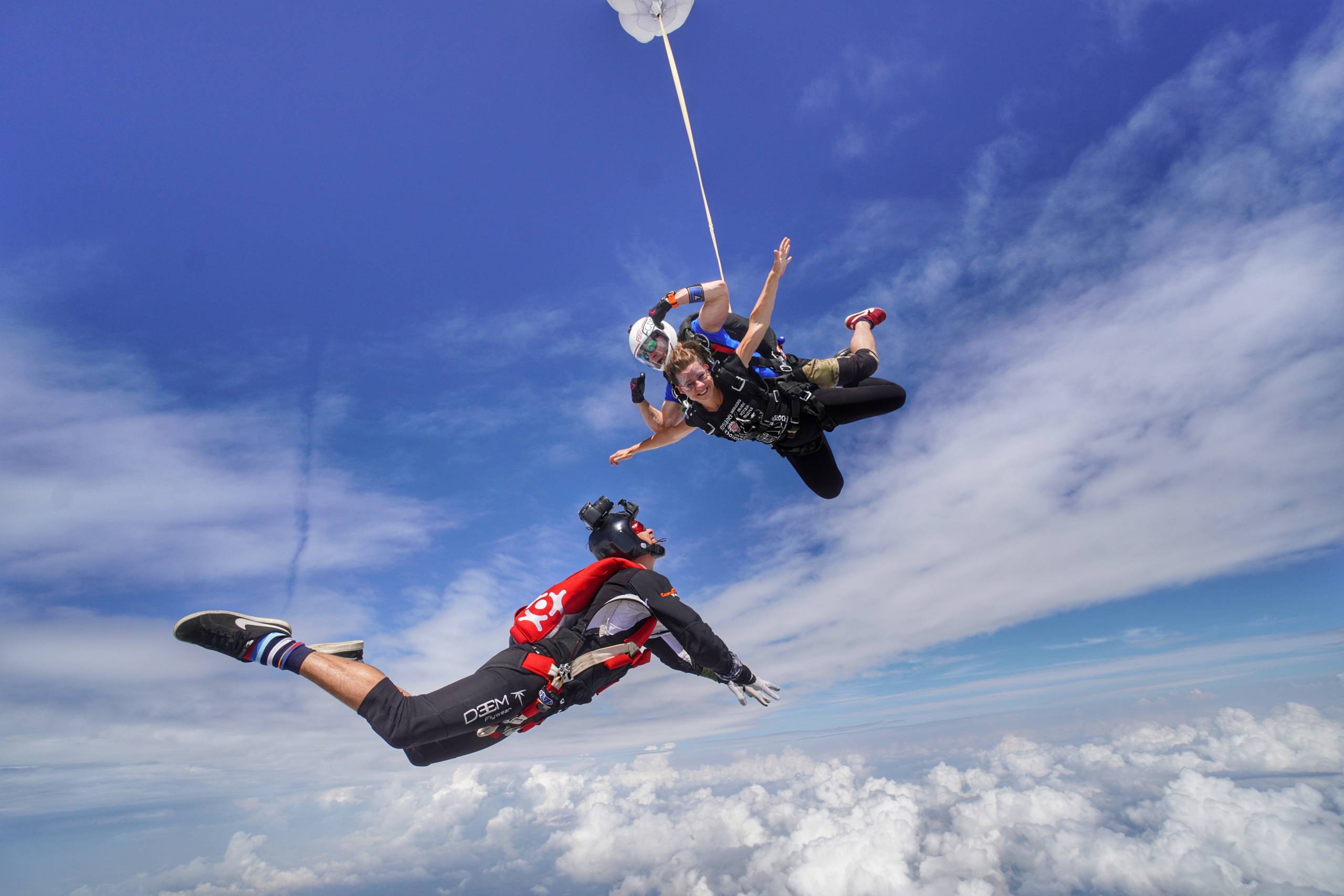 Skok spadochronowy w tandemie z instruktorem w Kobylnicy k. Poznania + film i zdjęcia