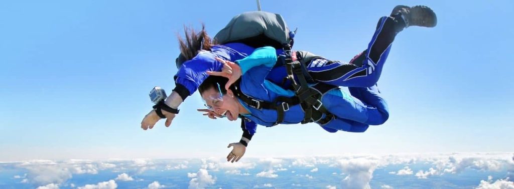 Ile trwa skok ze spadochronem?