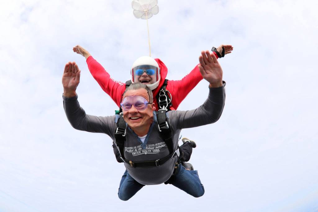 Pierwszy skok ze spadochronem 