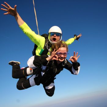 Skoki tandemowe ze spadochronem - skaczemy w duecie