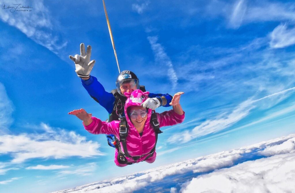voucher na skok ze spadochronem jako prezent